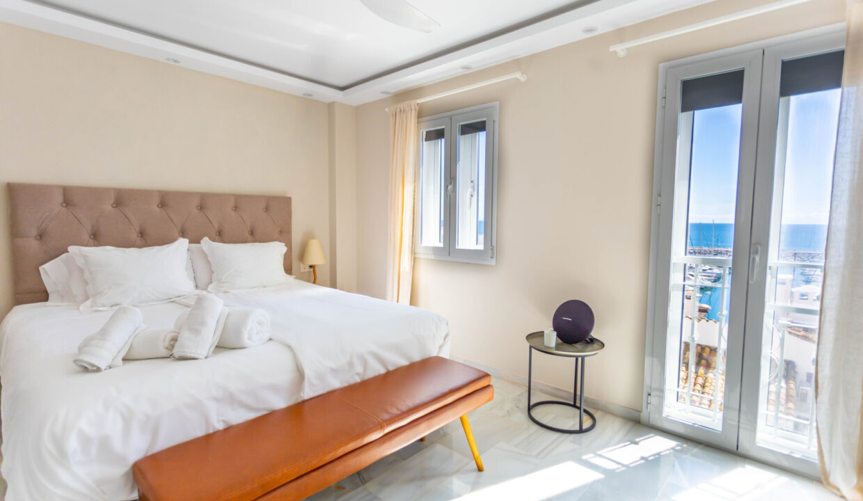 Puerto Banus bedroom with sea view Apartments for rent in Marbella - Jacques Olivier Marbella