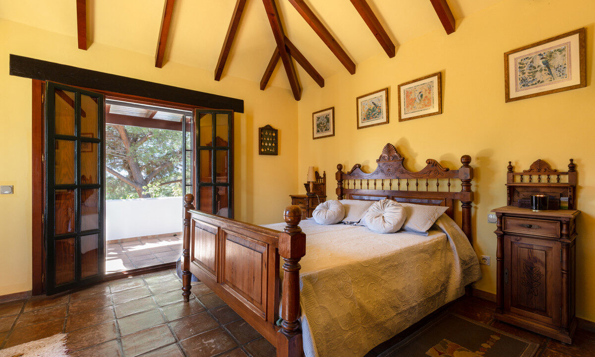 Detached Villa for sale in Málaga Elviria Costa del Sol Spain - Jacques Olivier Marbella