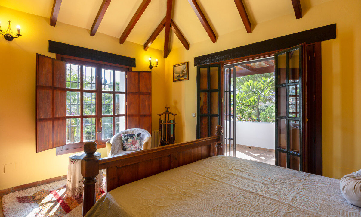 Detached Villa for sale in Málaga Elviria Costa del Sol Spain - Jacques Olivier Marbella