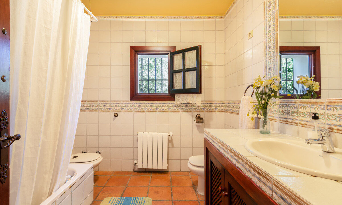 Detached Villa for sale in Málaga Elviria Costa del Sol Spain - Jacques Olivier Marbella