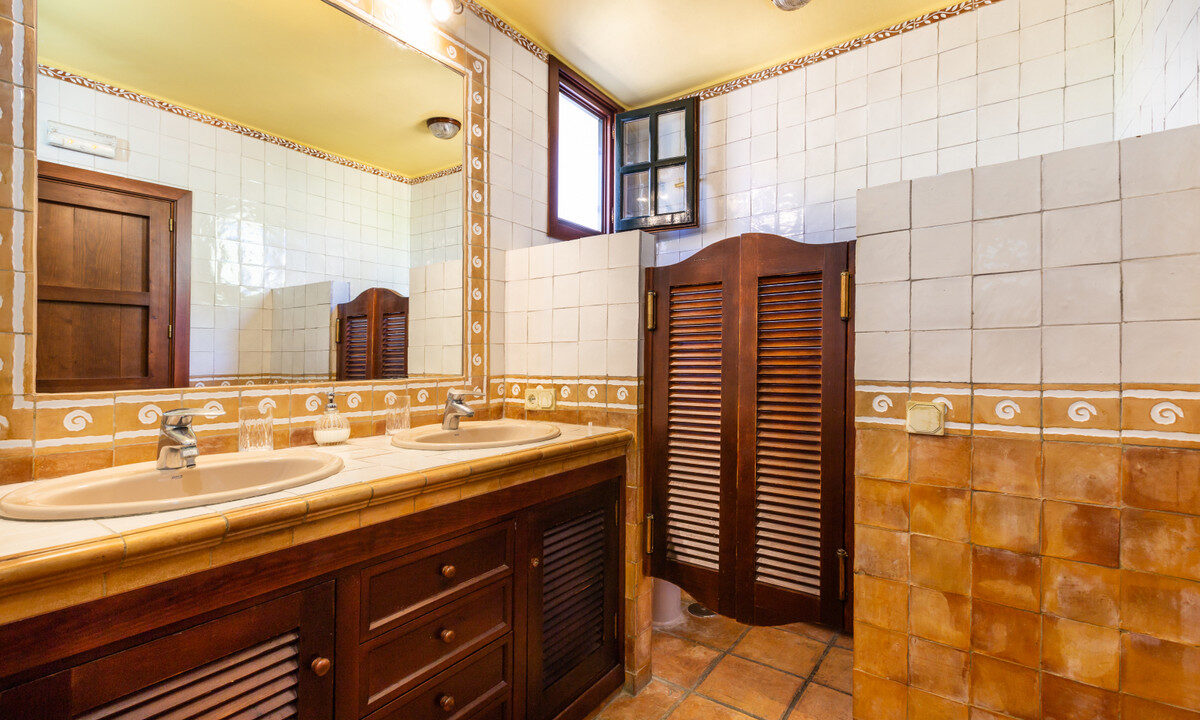 Detached Villa for sale in Málaga Elviria Costa del Sol Spain - Jacques Olivier Marbella