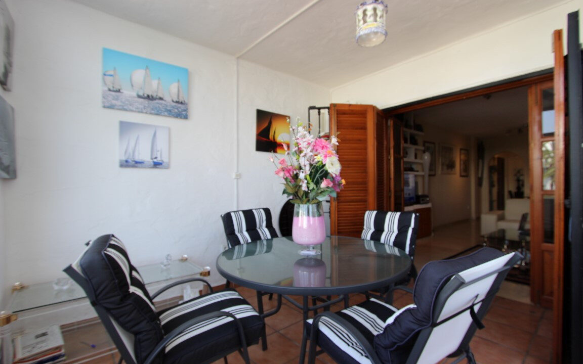 Middle Floor Apartment for sale in Málaga Estepona Costa del Sol Spain - Jacques Olivier Marbella