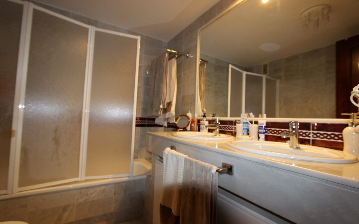 Middle Floor Apartment for sale in Málaga Estepona Costa del Sol Spain - Jacques Olivier Marbella