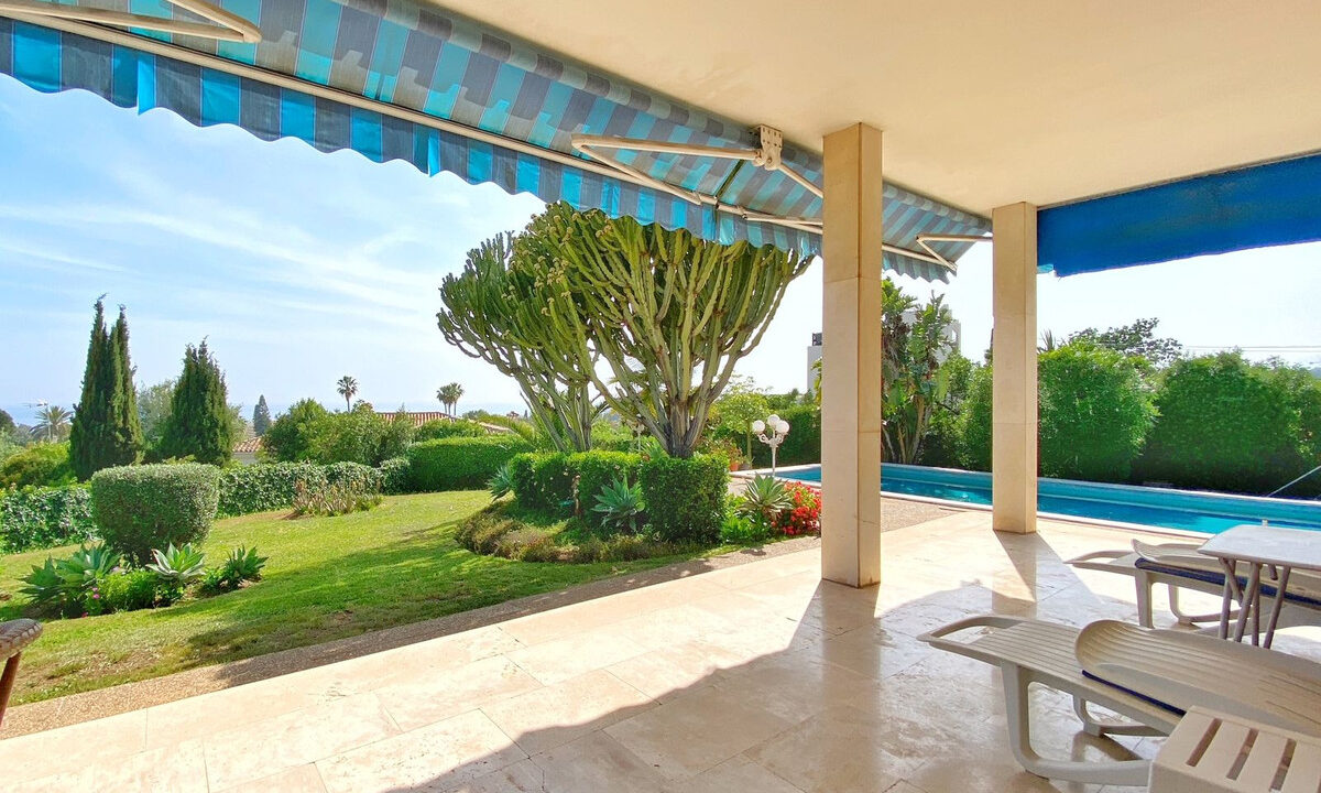 Detached Villa for sale in Málaga Marbella Costa del Sol Spain - Jacques Olivier Marbella
