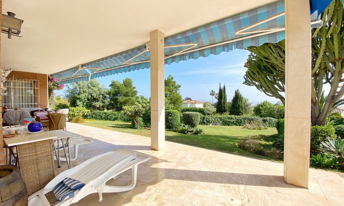 Detached Villa for sale in Málaga Marbella Costa del Sol Spain - Jacques Olivier Marbella