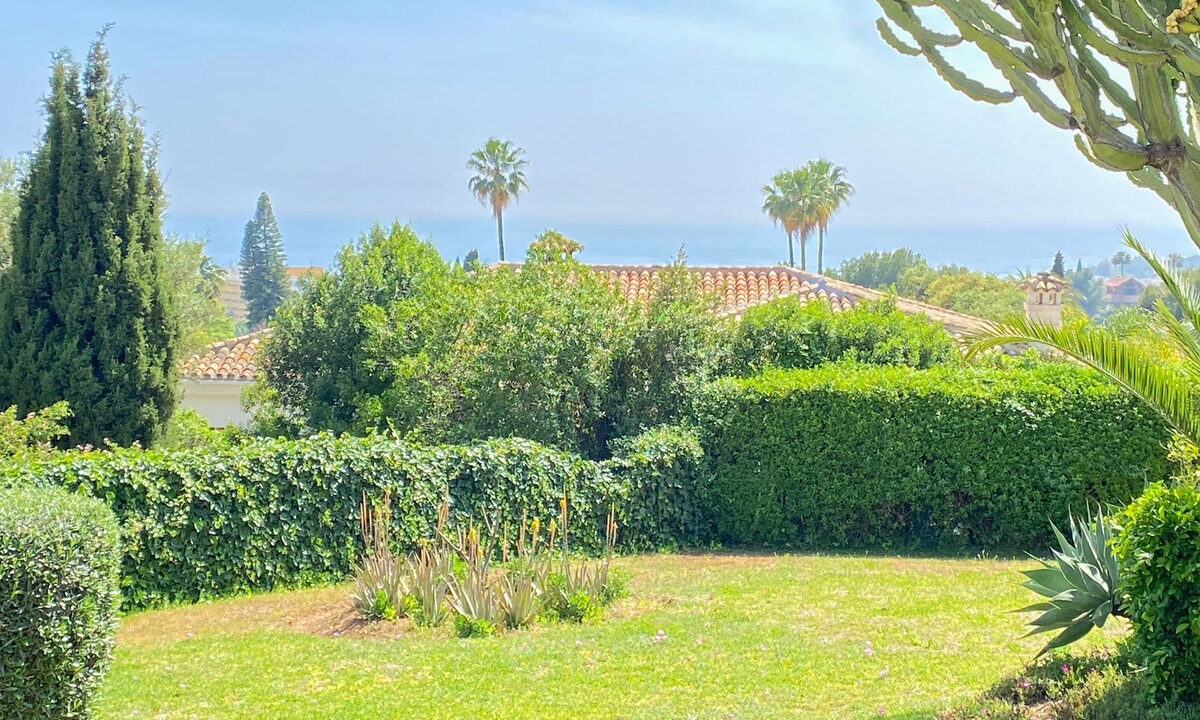 Detached Villa for sale in Málaga Marbella Costa del Sol Spain - Jacques Olivier Marbella