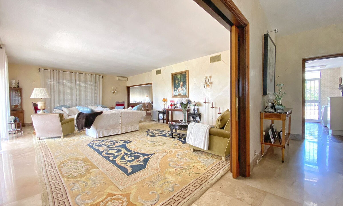 Detached Villa for sale in Málaga Marbella Costa del Sol Spain - Jacques Olivier Marbella