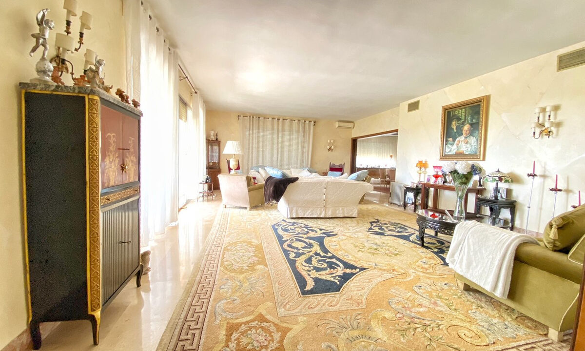 Detached Villa for sale in Málaga Marbella Costa del Sol Spain - Jacques Olivier Marbella