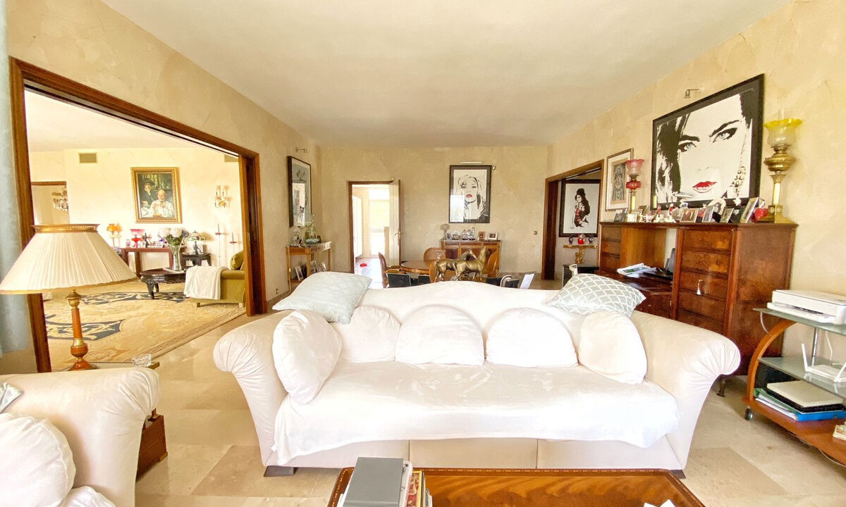 Detached Villa for sale in Málaga Marbella Costa del Sol Spain - Jacques Olivier Marbella