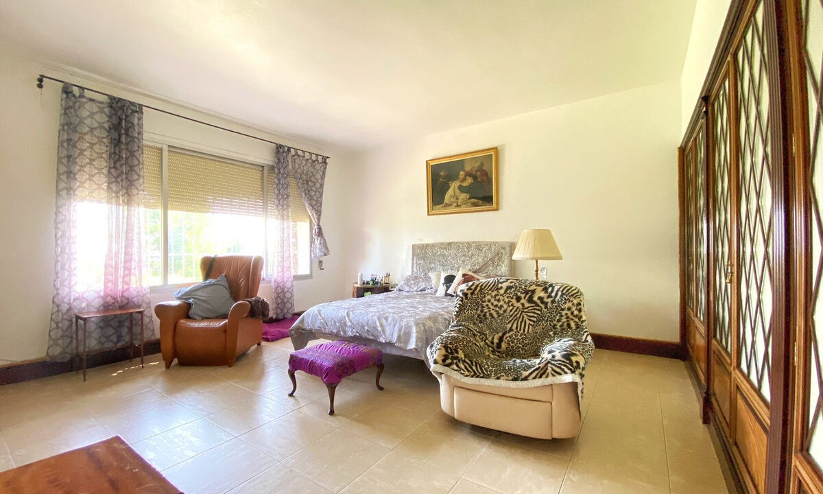 Detached Villa for sale in Málaga Marbella Costa del Sol Spain - Jacques Olivier Marbella