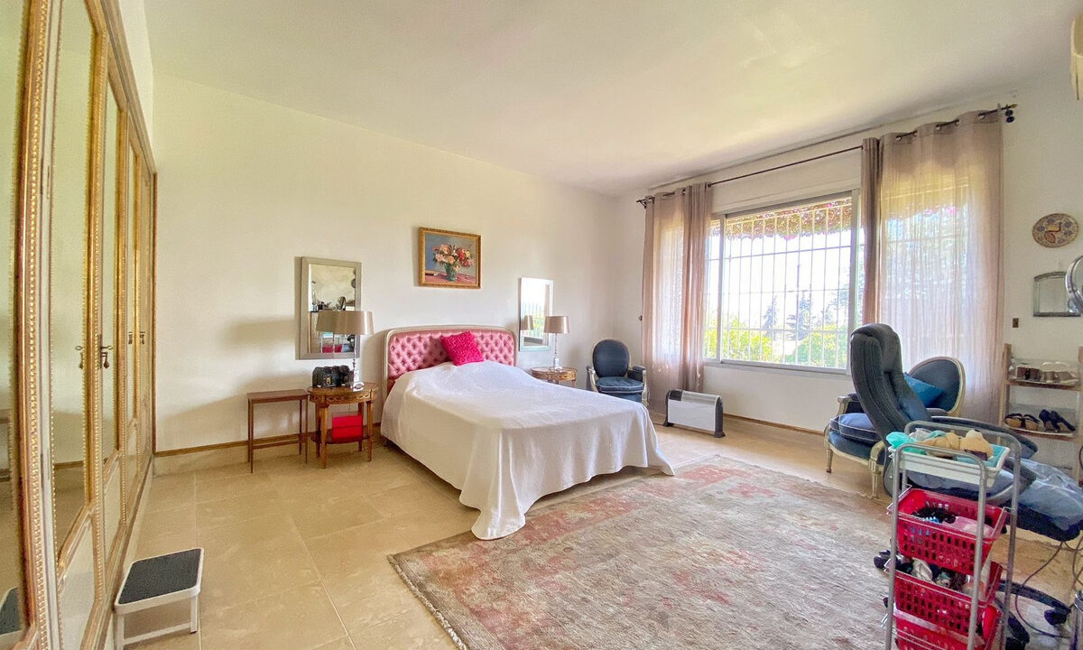 Detached Villa for sale in Málaga Marbella Costa del Sol Spain - Jacques Olivier Marbella