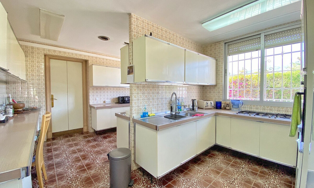 Detached Villa for sale in Málaga Marbella Costa del Sol Spain - Jacques Olivier Marbella