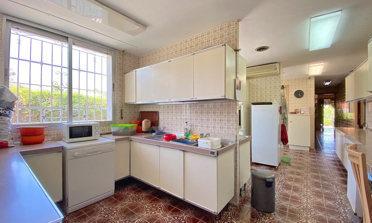 Detached Villa for sale in Málaga Marbella Costa del Sol Spain - Jacques Olivier Marbella