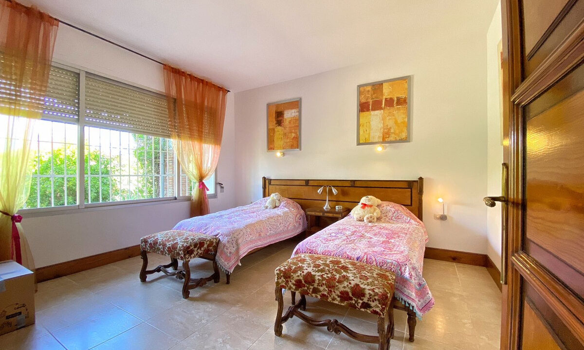 Detached Villa for sale in Málaga Marbella Costa del Sol Spain - Jacques Olivier Marbella