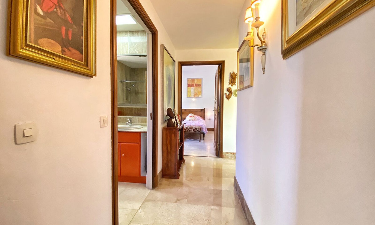 Detached Villa for sale in Málaga Marbella Costa del Sol Spain - Jacques Olivier Marbella