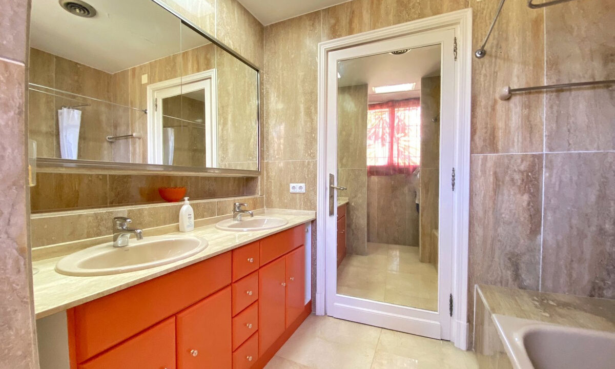 Detached Villa for sale in Málaga Marbella Costa del Sol Spain - Jacques Olivier Marbella