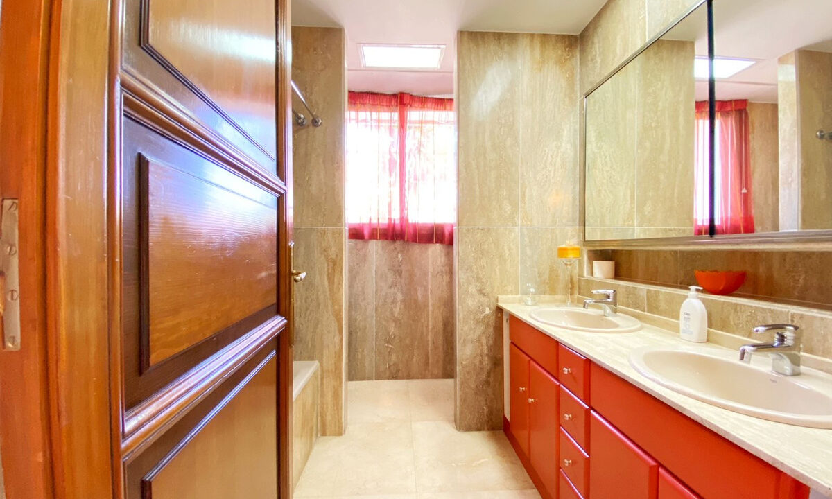 Detached Villa for sale in Málaga Marbella Costa del Sol Spain - Jacques Olivier Marbella