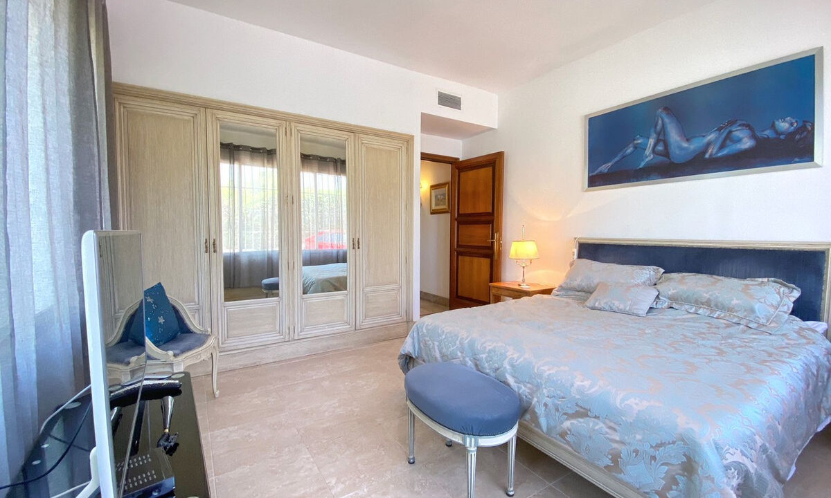 Detached Villa for sale in Málaga Marbella Costa del Sol Spain - Jacques Olivier Marbella