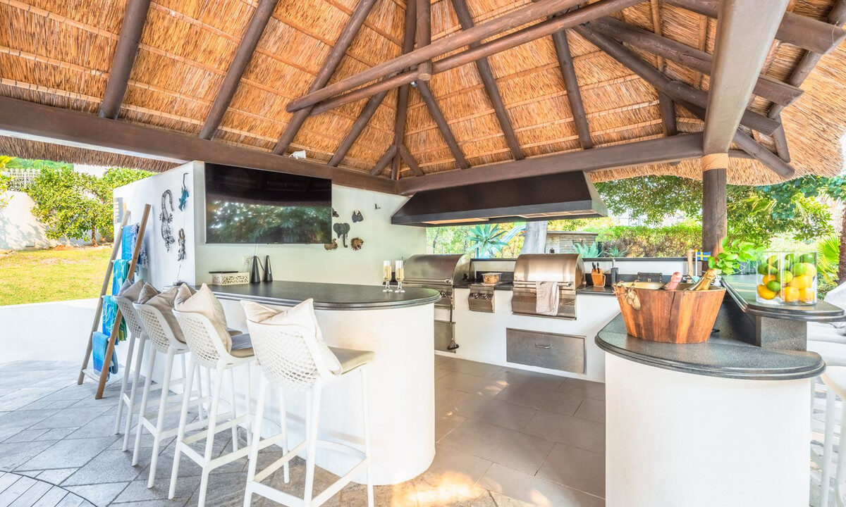 Detached Villa for sale in Málaga Nueva Andalucía Costa del Sol Spain - Jacques Olivier Marbella