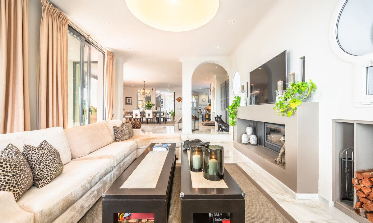 Detached Villa for sale in Málaga Nueva Andalucía Costa del Sol Spain - Jacques Olivier Marbella