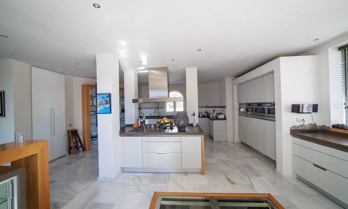 Detached Villa for sale in Málaga Nueva Andalucía Costa del Sol Spain - Jacques Olivier Marbella