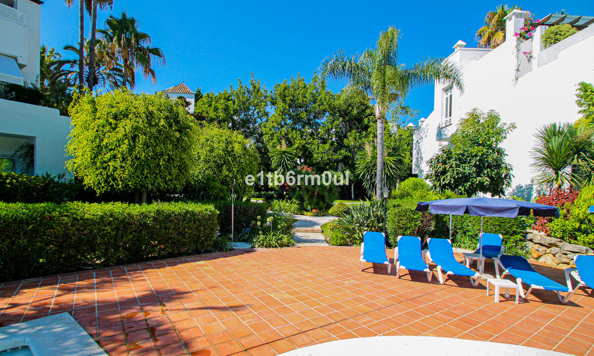 Ground Floor Apartment for sale in Málaga The Golden Mile Costa del Sol Spain - Jacques Olivier Marbella