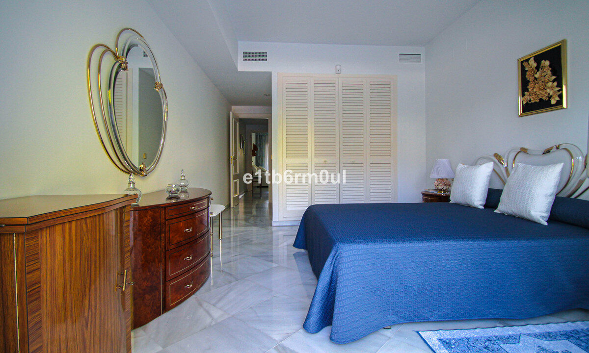 Ground Floor Apartment for sale in Málaga The Golden Mile Costa del Sol Spain - Jacques Olivier Marbella