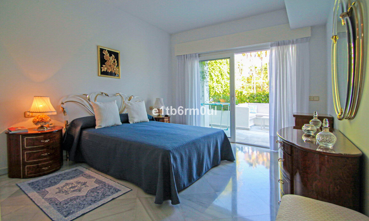 Ground Floor Apartment for sale in Málaga The Golden Mile Costa del Sol Spain - Jacques Olivier Marbella