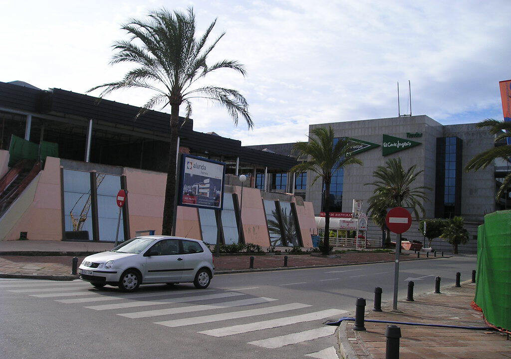 Kiosk for sale in Málaga Puerto Banús Costa del Sol Spain - Jacques Olivier Marbella