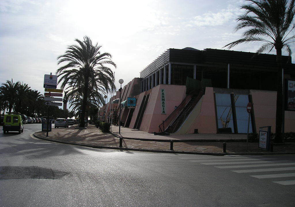 Kiosk for sale in Málaga Puerto Banús Costa del Sol Spain - Jacques Olivier Marbella