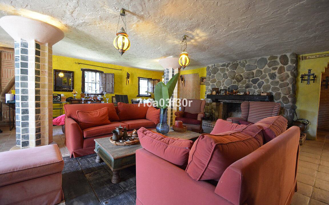 Detached Villa for sale in Málaga Nueva Andalucía Costa del Sol Spain - Jacques Olivier Marbella