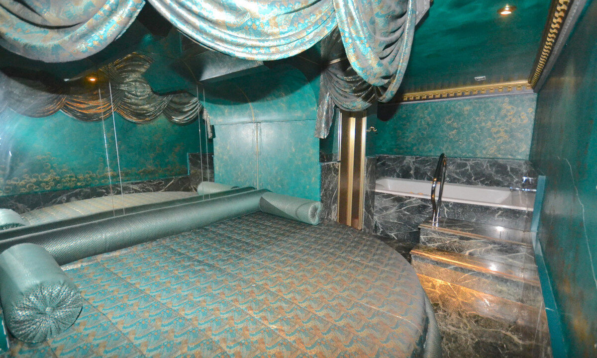 Detached Villa for sale in Málaga El Paraiso Costa del Sol Spain - Jacques Olivier Marbella