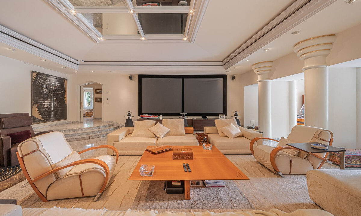 Detached Villa for sale in Málaga Nagüeles Costa del Sol Spain - Jacques Olivier Marbella