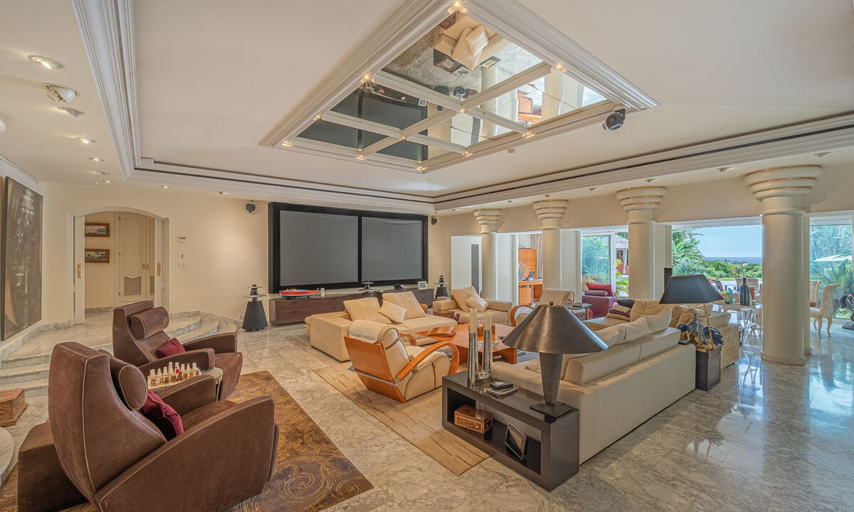 Detached Villa for sale in Málaga Nagüeles Costa del Sol Spain - Jacques Olivier Marbella