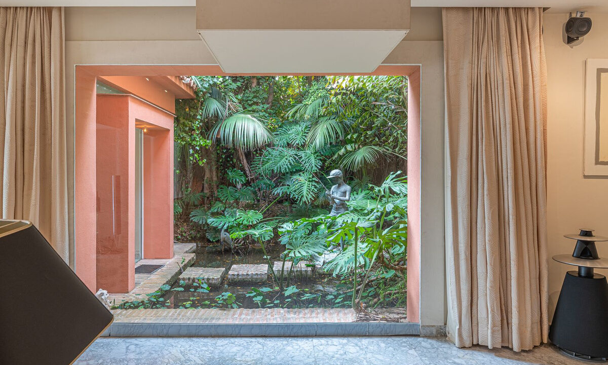 Detached Villa for sale in Málaga Nagüeles Costa del Sol Spain - Jacques Olivier Marbella