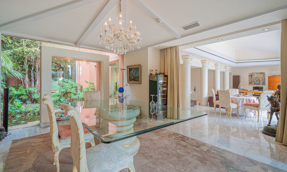 Detached Villa for sale in Málaga Nagüeles Costa del Sol Spain - Jacques Olivier Marbella