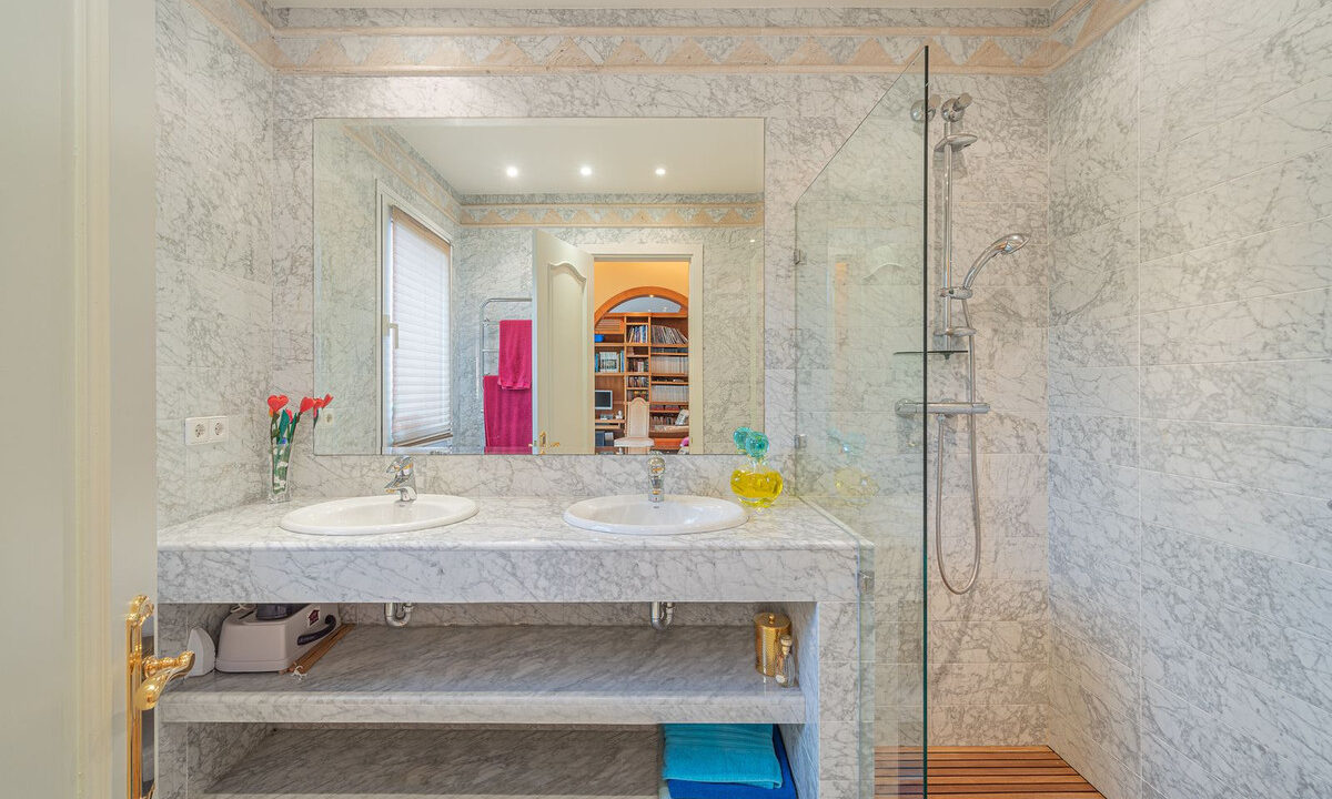 Detached Villa for sale in Málaga Nagüeles Costa del Sol Spain - Jacques Olivier Marbella