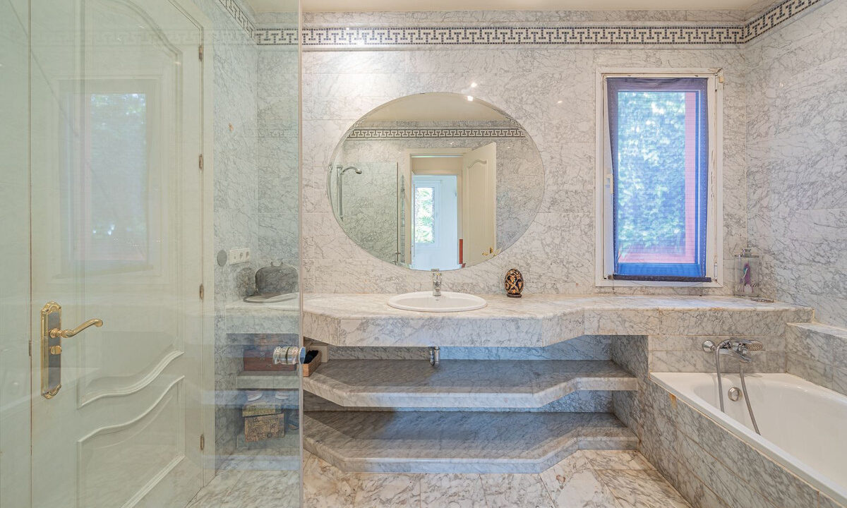 Detached Villa for sale in Málaga Nagüeles Costa del Sol Spain - Jacques Olivier Marbella