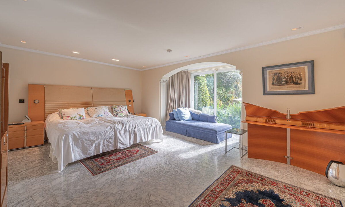 Detached Villa for sale in Málaga Nagüeles Costa del Sol Spain - Jacques Olivier Marbella