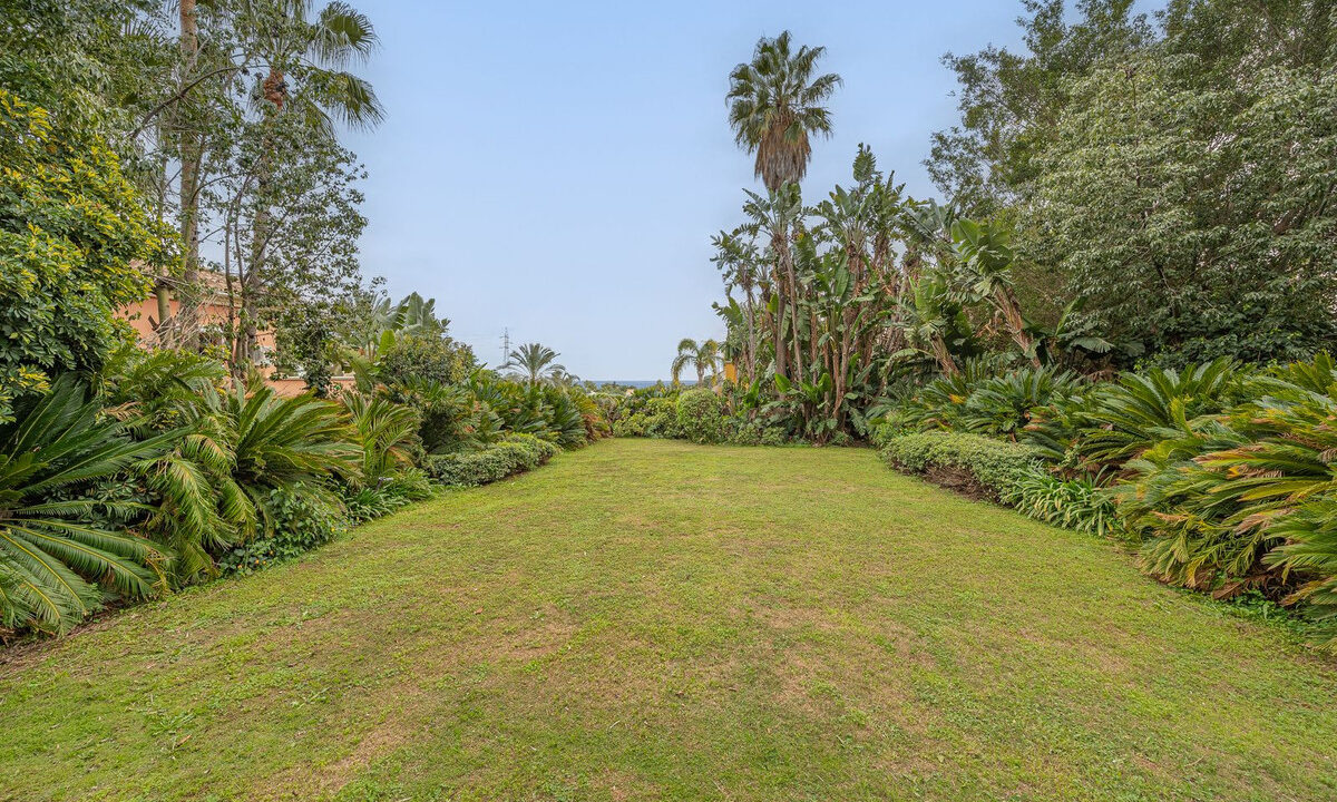 Detached Villa for sale in Málaga Nagüeles Costa del Sol Spain - Jacques Olivier Marbella