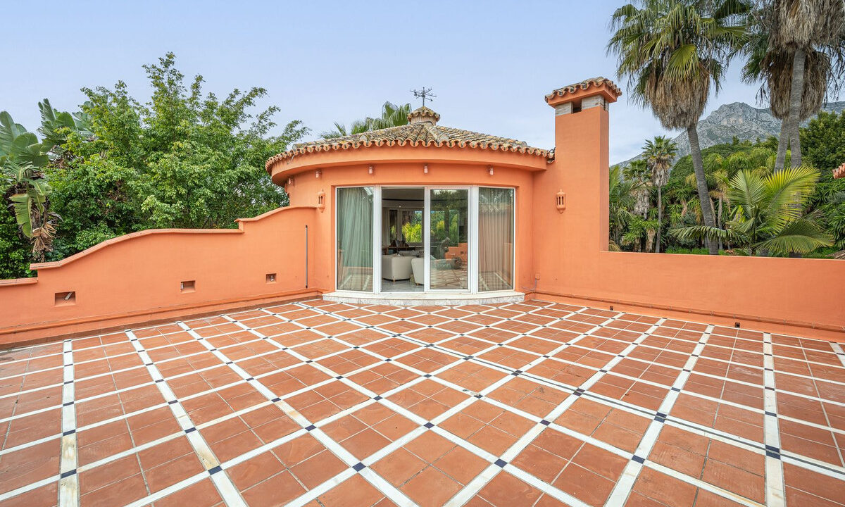 Detached Villa for sale in Málaga Nagüeles Costa del Sol Spain - Jacques Olivier Marbella