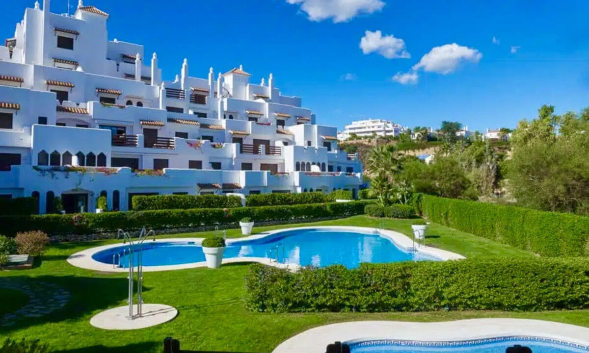 Middle Floor Apartment for sale in Málaga New Golden Mile Costa del Sol Spain - Jacques Olivier Marbella