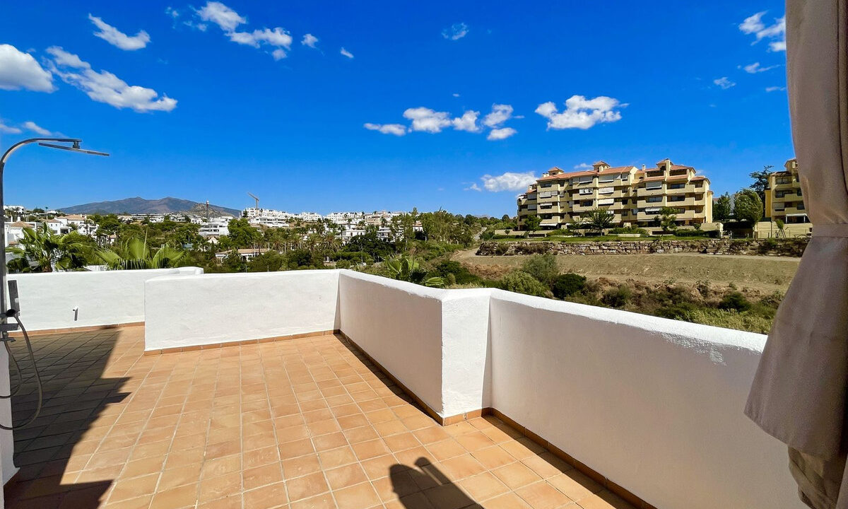 Middle Floor Apartment for sale in Málaga New Golden Mile Costa del Sol Spain - Jacques Olivier Marbella