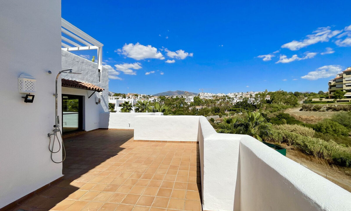 Middle Floor Apartment for sale in Málaga New Golden Mile Costa del Sol Spain - Jacques Olivier Marbella