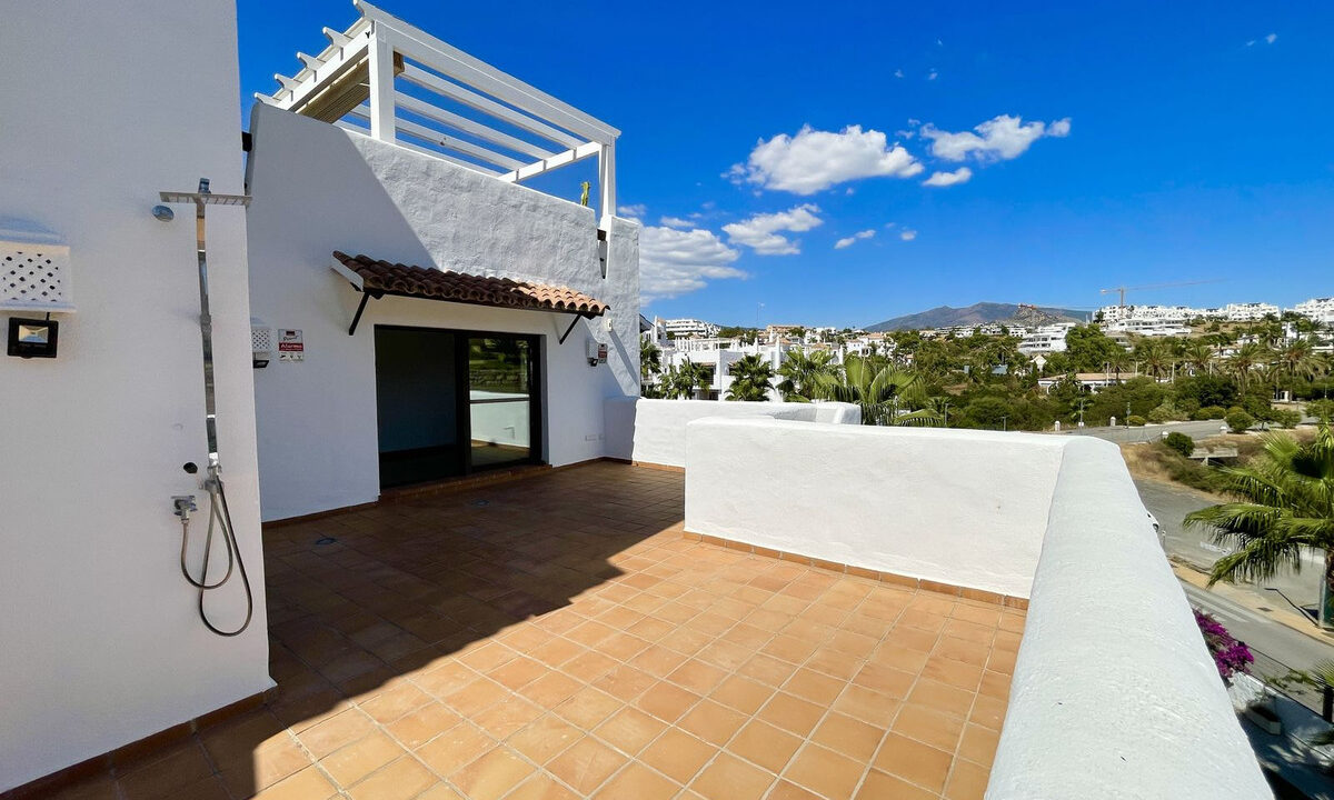 Middle Floor Apartment for sale in Málaga New Golden Mile Costa del Sol Spain - Jacques Olivier Marbella