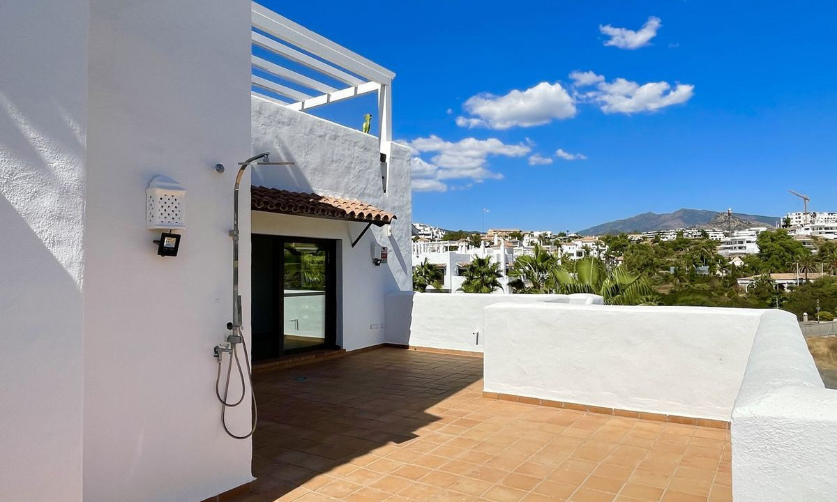 Middle Floor Apartment for sale in Málaga New Golden Mile Costa del Sol Spain - Jacques Olivier Marbella