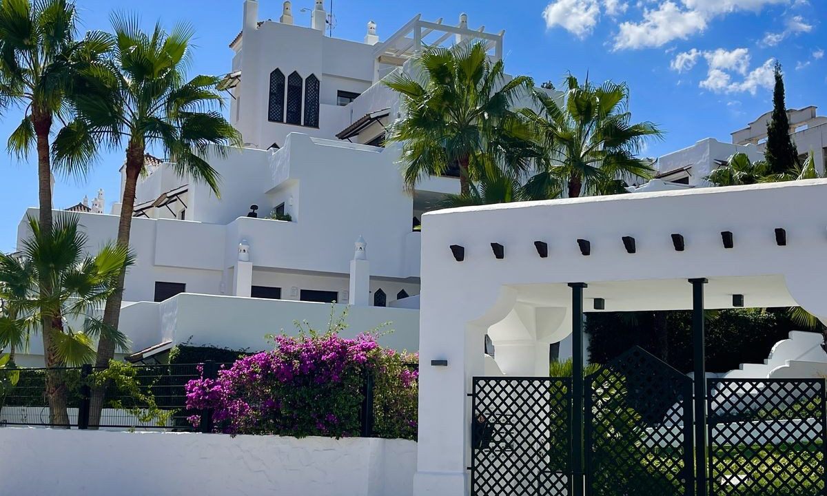 Middle Floor Apartment for sale in Málaga New Golden Mile Costa del Sol Spain - Jacques Olivier Marbella