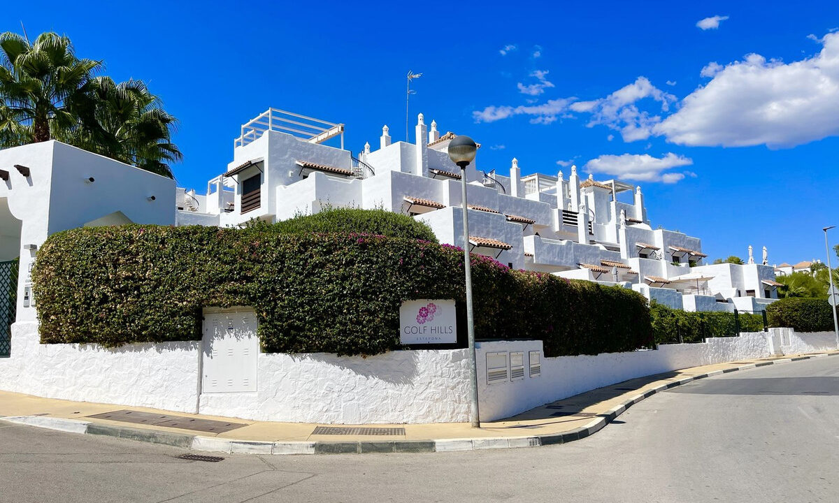 Middle Floor Apartment for sale in Málaga New Golden Mile Costa del Sol Spain - Jacques Olivier Marbella
