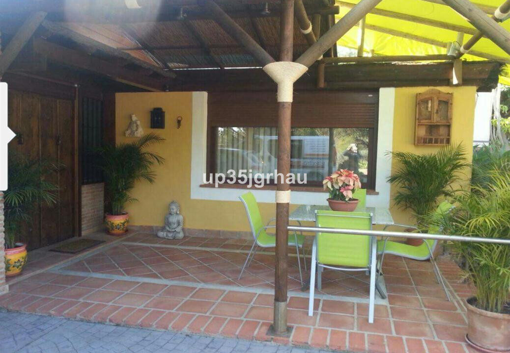 Ground Floor Apartment for sale in Málaga Estepona Costa del Sol Spain - Jacques Olivier Marbella