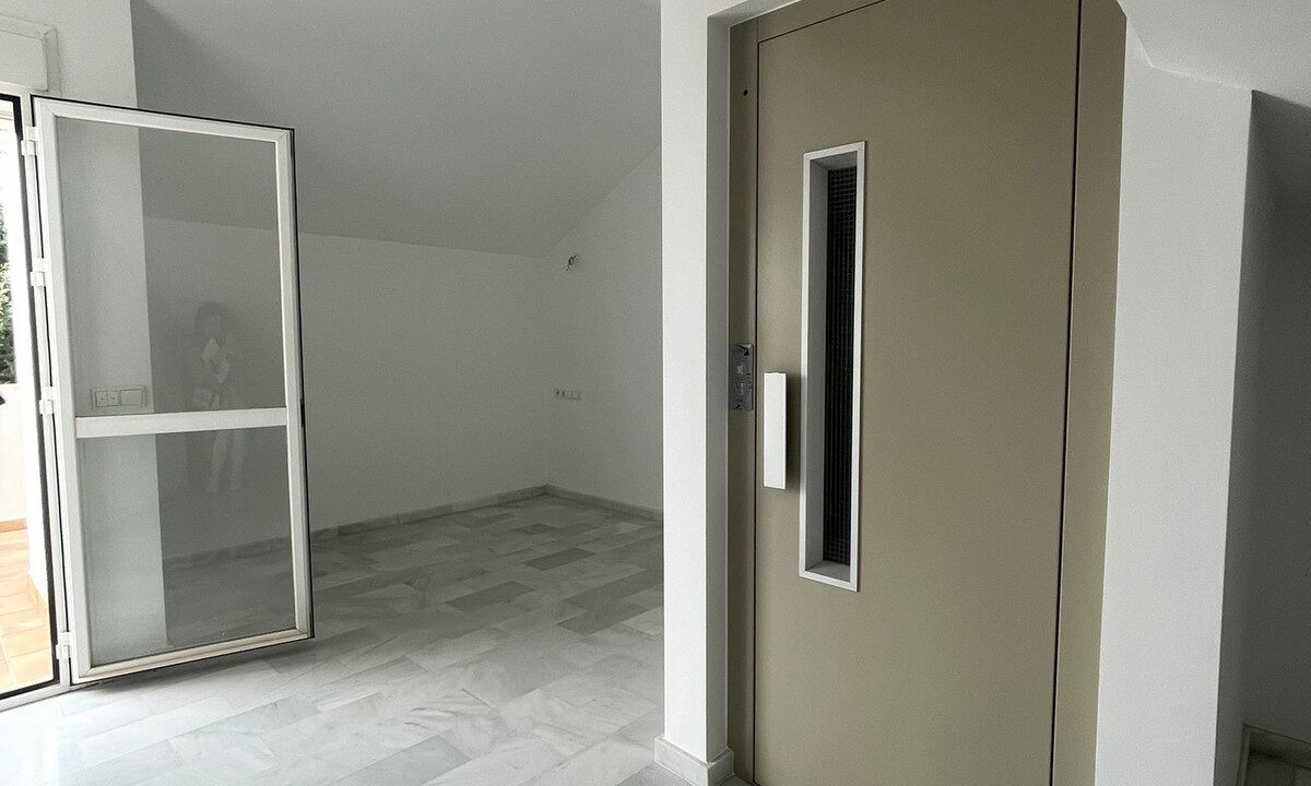 Townhouse for sale in Málaga Estepona Costa del Sol Spain - Jacques Olivier Marbella